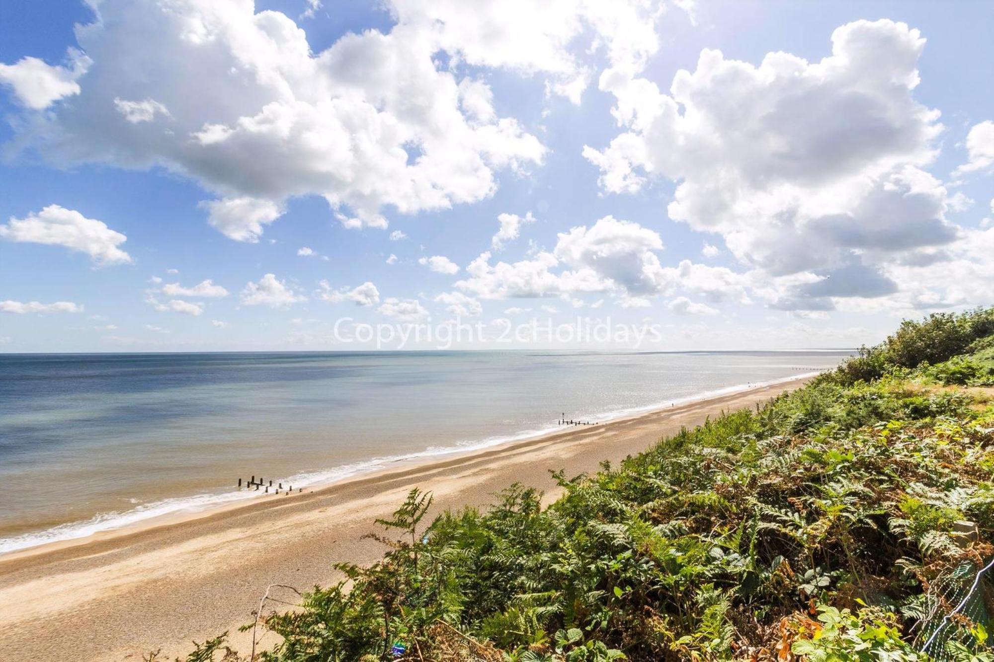Beautiful Caravan For Hire With A Partial Sea View In Suffolk Ref 32042Az Lowestoft Exteriör bild